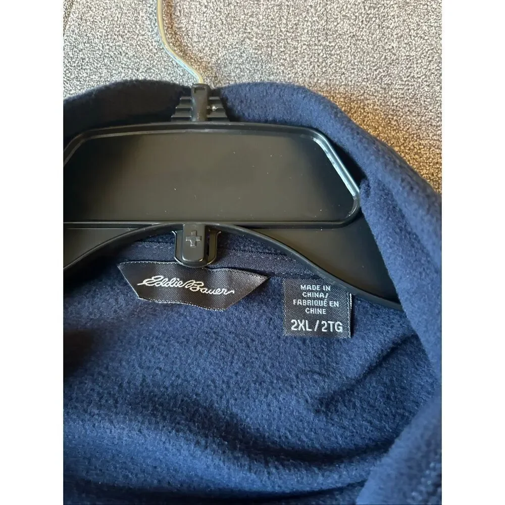 Eddie Bauer armpit 27